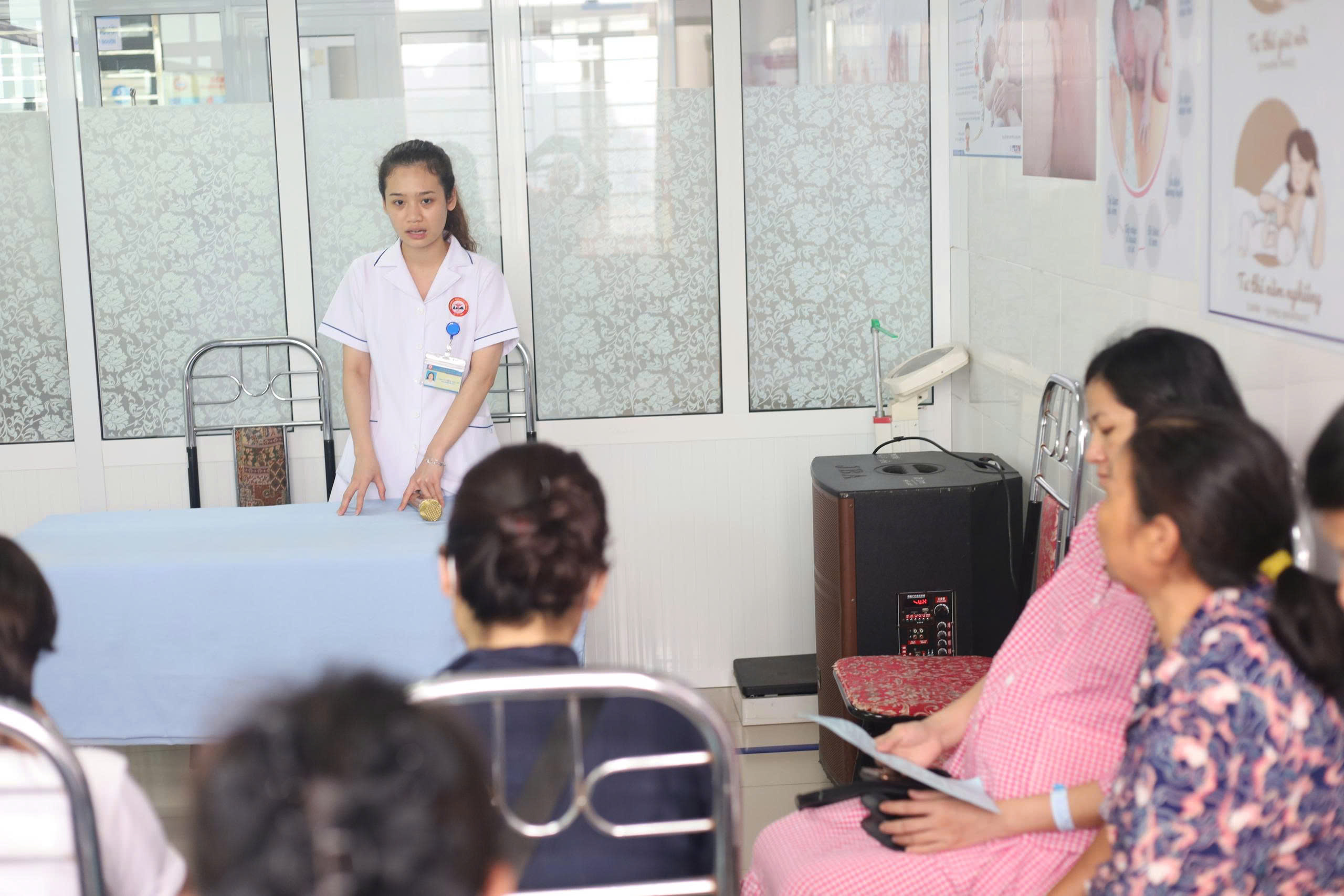 HƯỞNG ỨNG NGÀY SỨC KHỎE TOÀN DÂN 7/4: BỆNH VIỆN ĐKKV CẨM PHẢ TRIỂN KHAI TƯ VẤN DINH DƯỠNG VÀ GIỮ GÌN VỆ SINH AN TOÀN THỰC PHẨM CHO NGƯỜI BỆNH