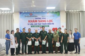 TRỌN NGHĨA TRI ÂN: ĐOÀN THANH NIÊN BỆNH VIỆN ĐA KHOA KHU VỰC CẨM PHẢ PHỐI HỢP VỚI CỤM ĐOÀN PHƯỜNG CỬA ÔNG CHUNG TAY CHĂM SÓC SỨC KHỎE THƯƠNG BINH, BỆNH BINH, NGƯỜI CÓ CÔNG
