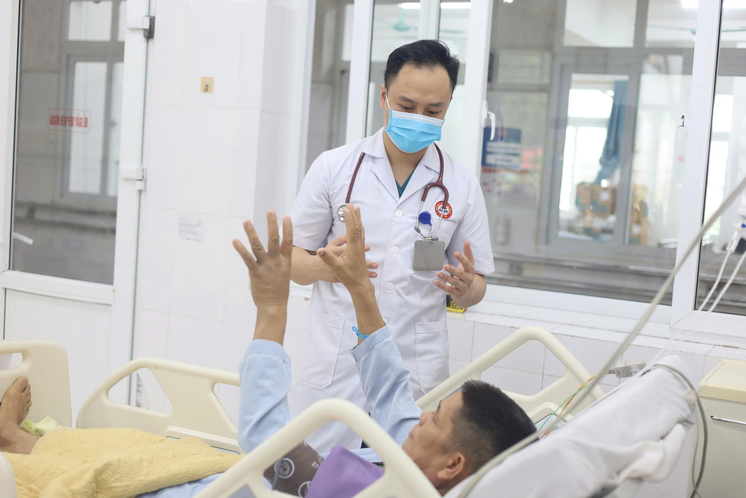 CỨU SỐNG BỆNH NHÂN NGUY KỊCH - KHẲNG ĐỊNH NĂNG LỰC CẤP CỨU CỦA BỆNH VIỆN ĐKKV CẨM PHẢ.
