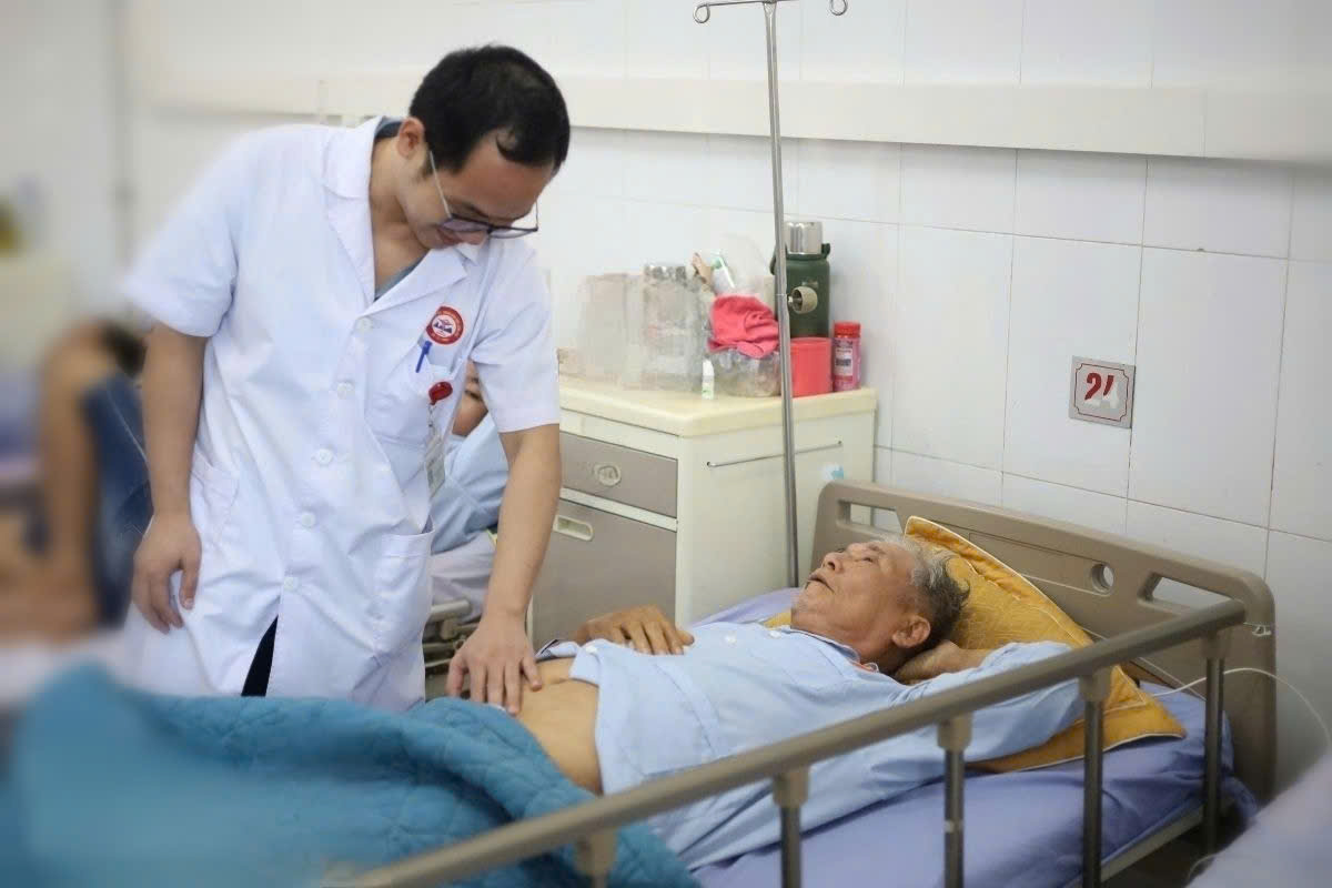 CẤP CỨU KỊP THỜI GIÚP CỤ ÔNG 80 TUỔI THOÁT KHỎI “NỖI KHỔ” TIỂU BUỐT, TIỂU RẮT.