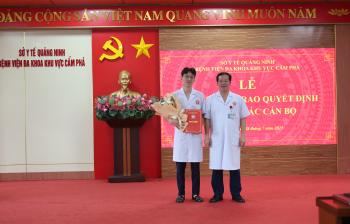 BỆNH VIỆN ĐA KHOA KHU VỰC CẨM PHẢ CÔNG BỐ VÀ TRAO QUYẾT ĐỊNH BỔ NHIỆM TRƯỞNG KHOA MẮT