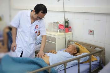 CẤP CỨU KỊP THỜI GIÚP CỤ ÔNG 80 TUỔI THOÁT KHỎI “NỖI KHỔ” TIỂU BUỐT, TIỂU RẮT.