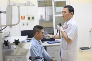 NỘI SOI U VÒM KÈM LỆCH VÁCH NGĂN MŨI - MỘT CA PHẪU THUẬT THÀNH CÔNG TẠI BỆNH VIỆN ĐA KHOA KHU VỰC CẨM PHẢ.